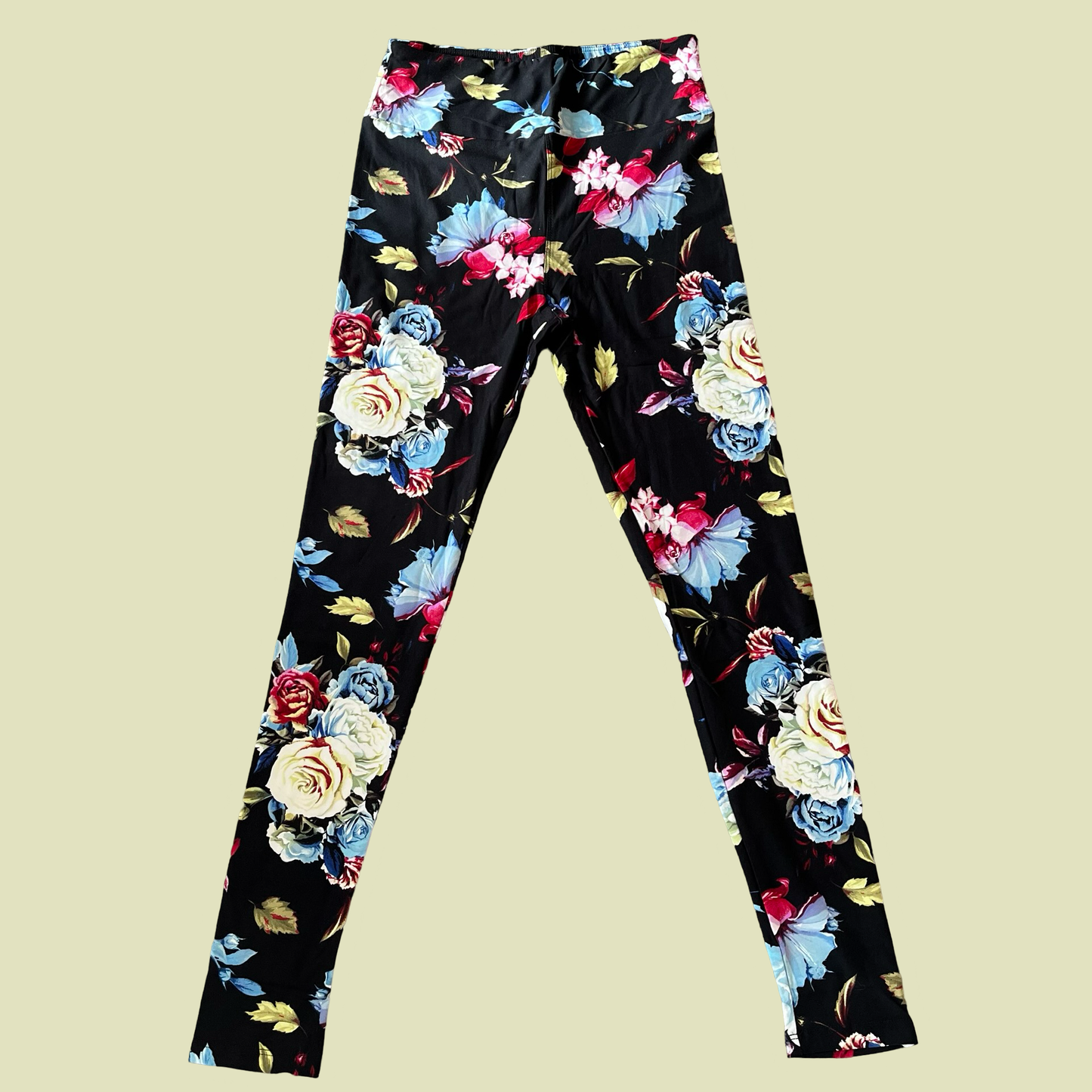 Lularoe Black and Blue Flower Bouquet Leggings